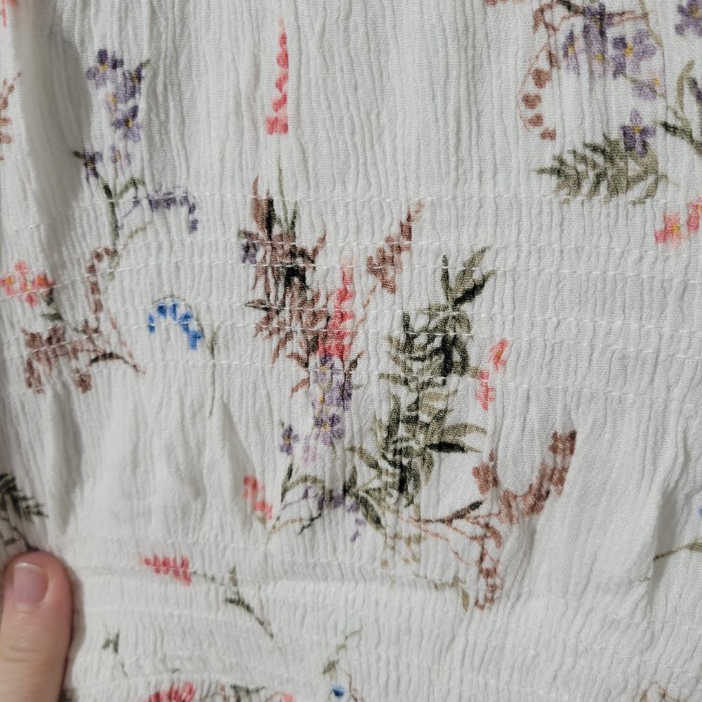 Torrid Floral Smocked Gauze Top Size 2 - Picture 3 of 5